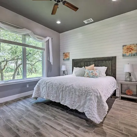 Cozy Spring Branch Cottage In Hill Country!